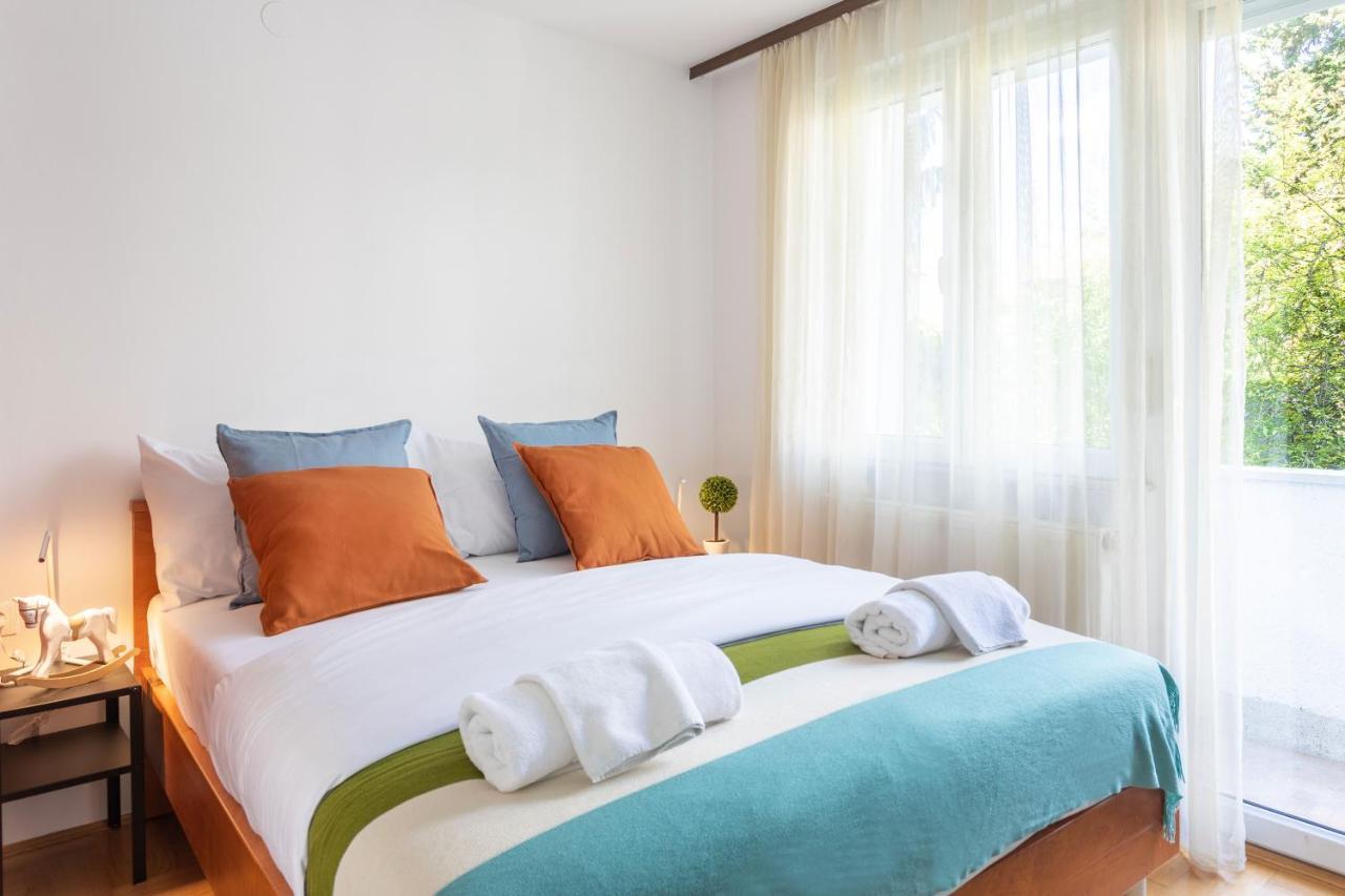 2Bdr Apartment With Balcony Near Maksimir Zagreb Ngoại thất bức ảnh